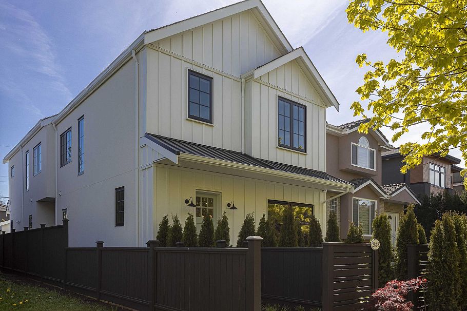 2 2848 W 19th Avenue Vancouver, BC - 1