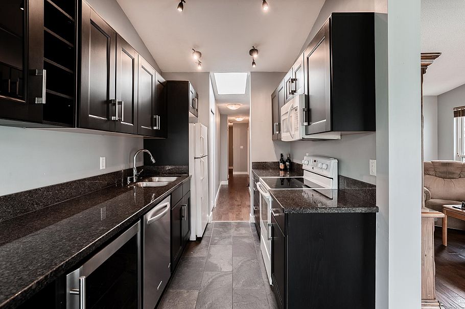 303 2615 Lonsdale Avenue North Vancouver, BC - 6