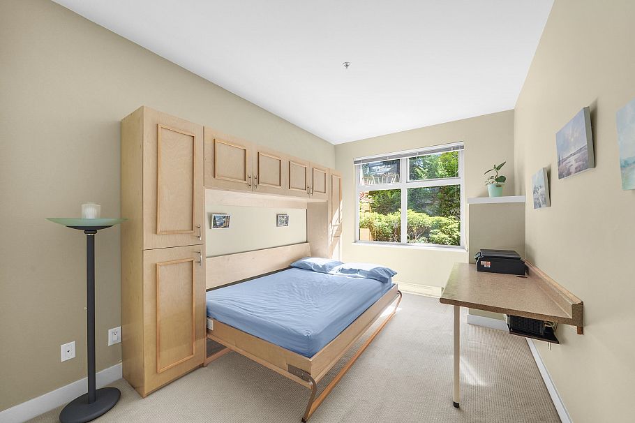 208 188 W 29 Street North Vancouver, BC - 27