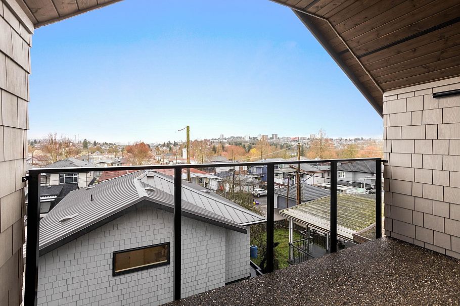 2 3275 Graveley Street Vancouver, BC - 19