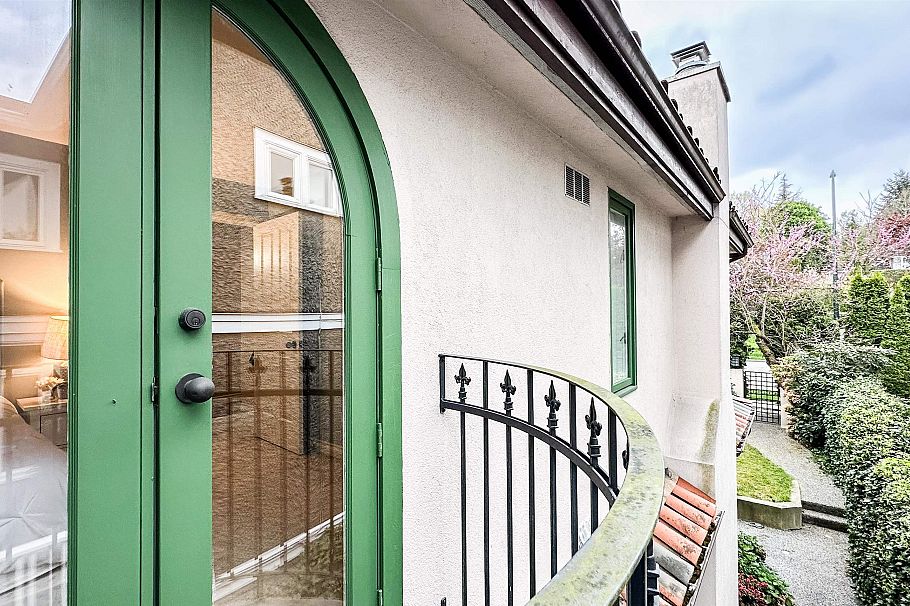 1737 W 16th Avenue Vancouver, BC - 33