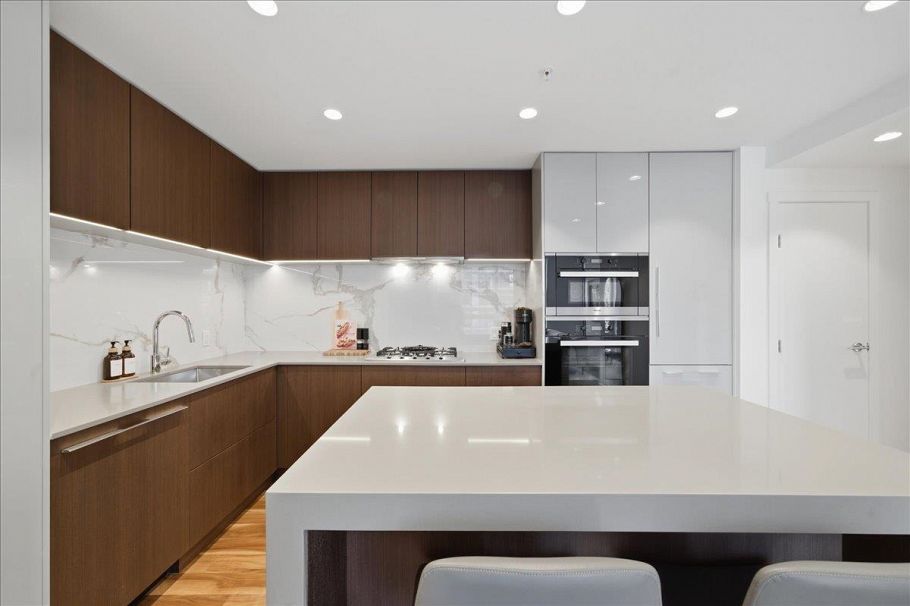 608 1675 Lions Gate Lane North Vancouver, BC - 9