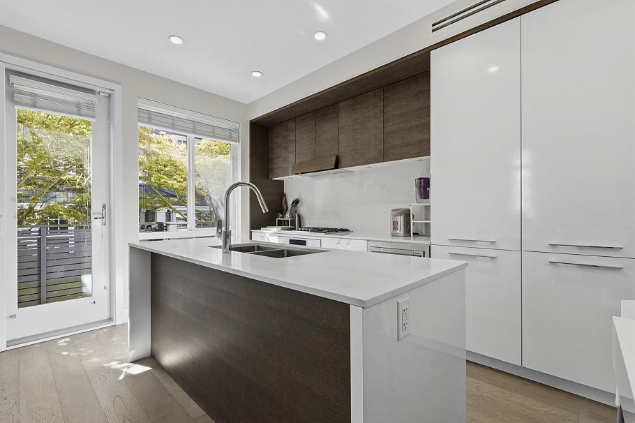 276 W 62nd Avenue Vancouver, BC - 7