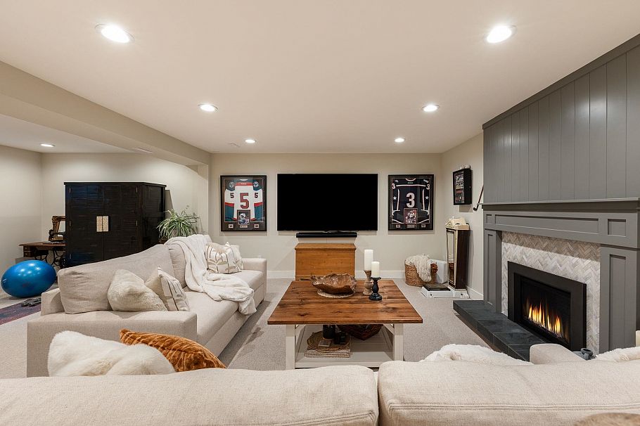 3665 Rutherford Crescent North Vancouver, BC - 22