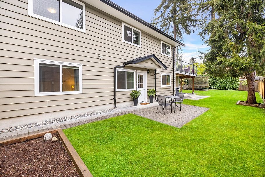 2511 Boswell Avenue North Vancouver, BC - 32