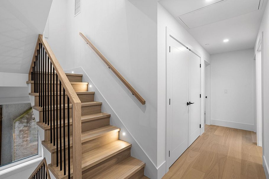 1 3275 Graveley Street Vancouver, BC - 19