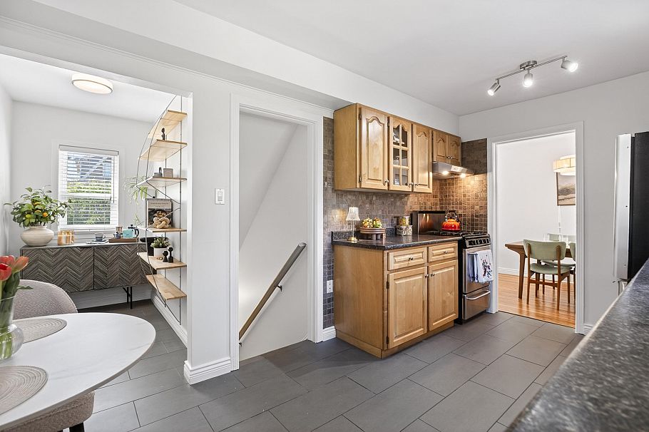 1009 E 14th Avenue Vancouver, BC - 14