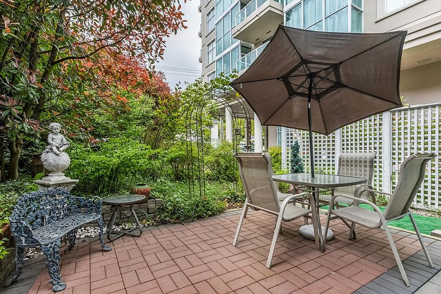 557 Lonsdale Avenue North Vancouver, BC - 23