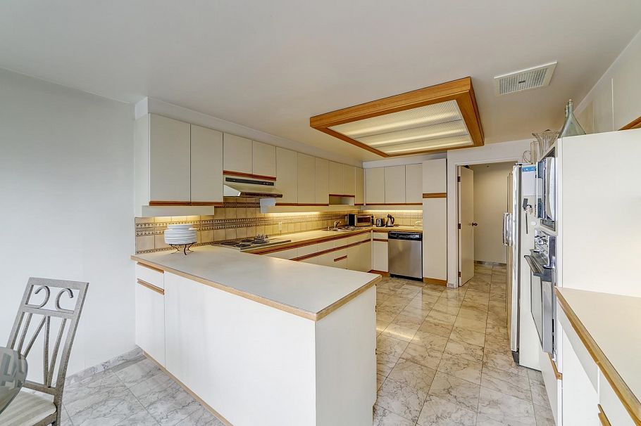 1902 738 Broughton Street Vancouver, BC - 3