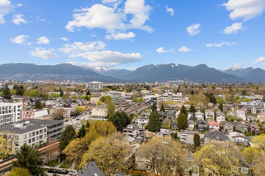 1758 E 14th Avenue Vancouver, BC - 38