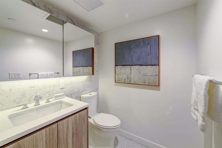 208 W 1st Avenue Vancouver, BC - 16