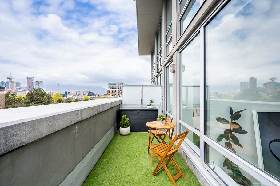 804 919 Station Street Vancouver, BC - 25