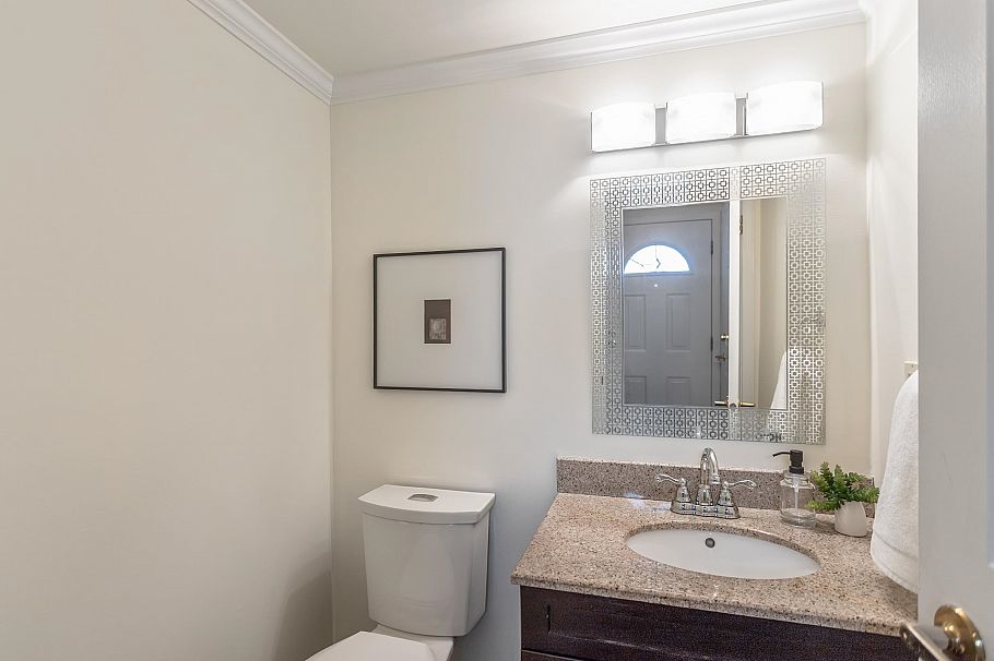 10 3939 Indian River Drive North Vancouver, BC - 12