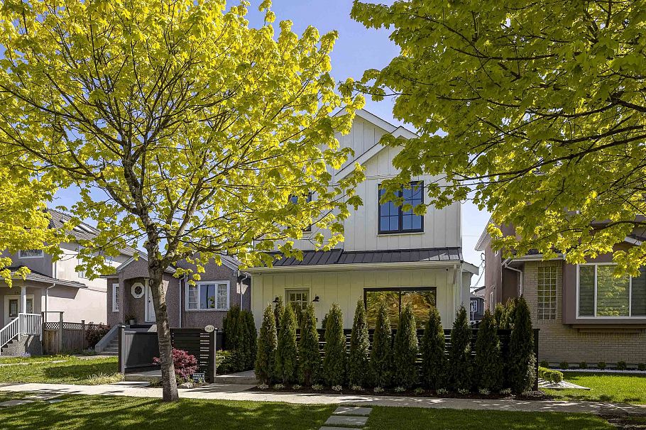 1 2848 W 19th Avenue Vancouver, BC - 1