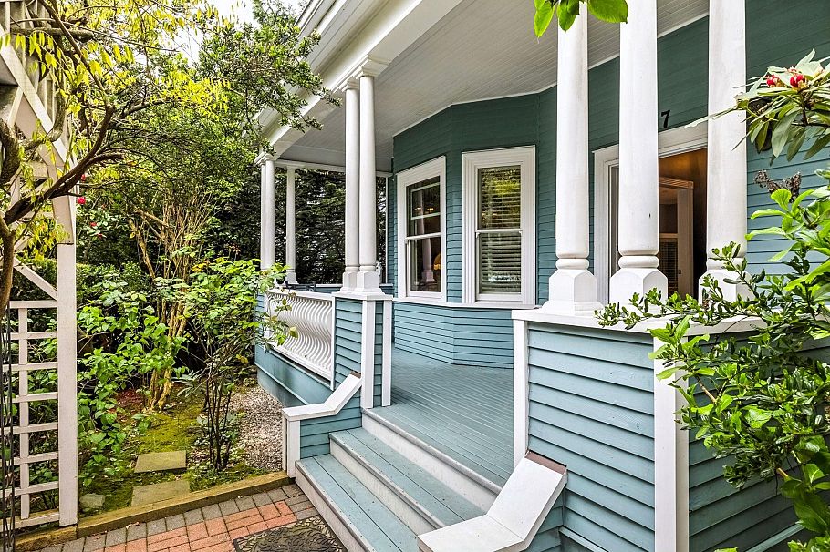 557 Lonsdale Avenue North Vancouver, BC - 3