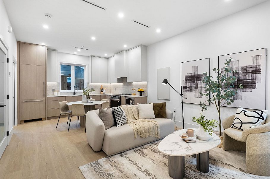 3277 Graveley Street Vancouver, BC - 1