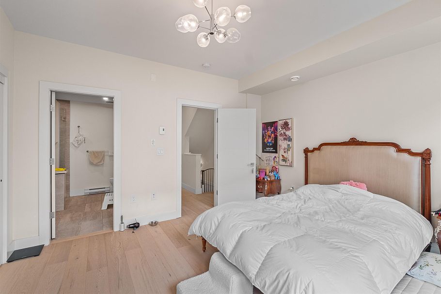 5 115 W Queens Road North Vancouver, BC - 12