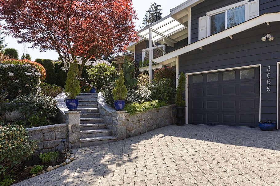 3665 Rutherford Crescent North Vancouver, BC - 34