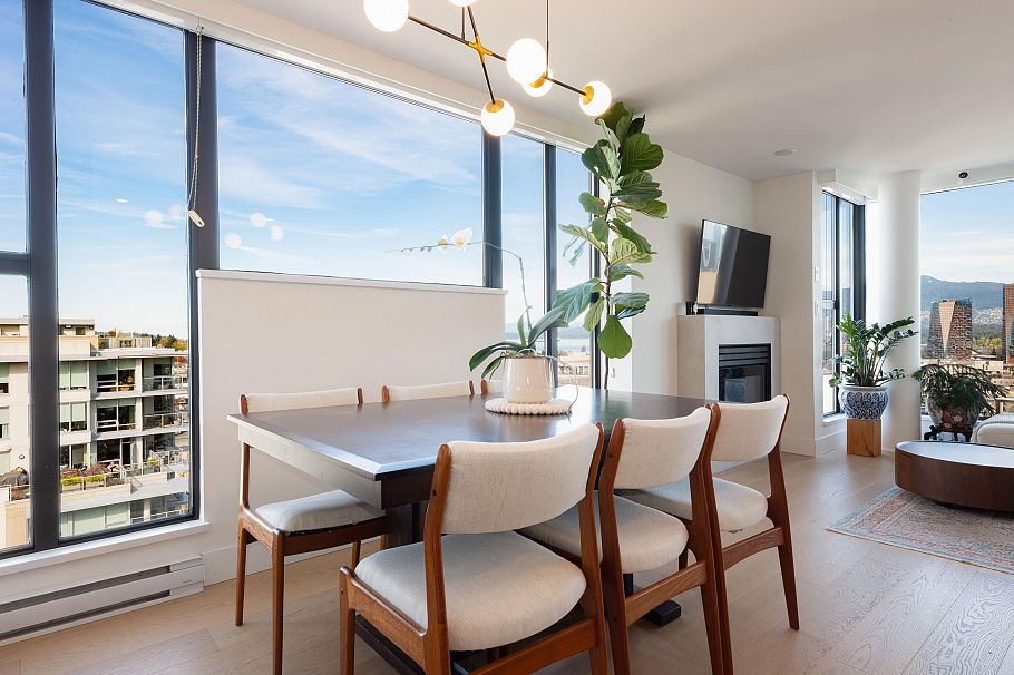 1101 1633 W 8th Avenue Vancouver, BC - 4