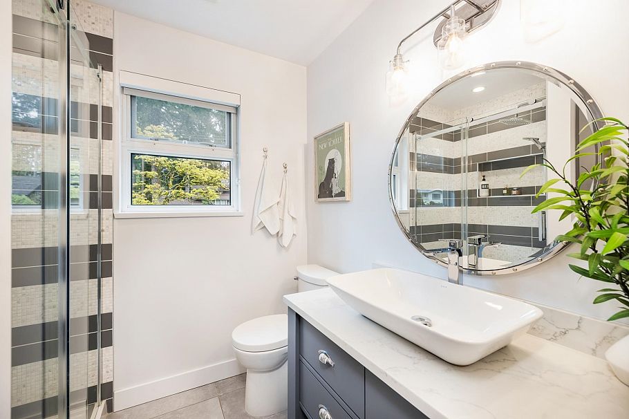 2511 Boswell Avenue North Vancouver, BC - 16