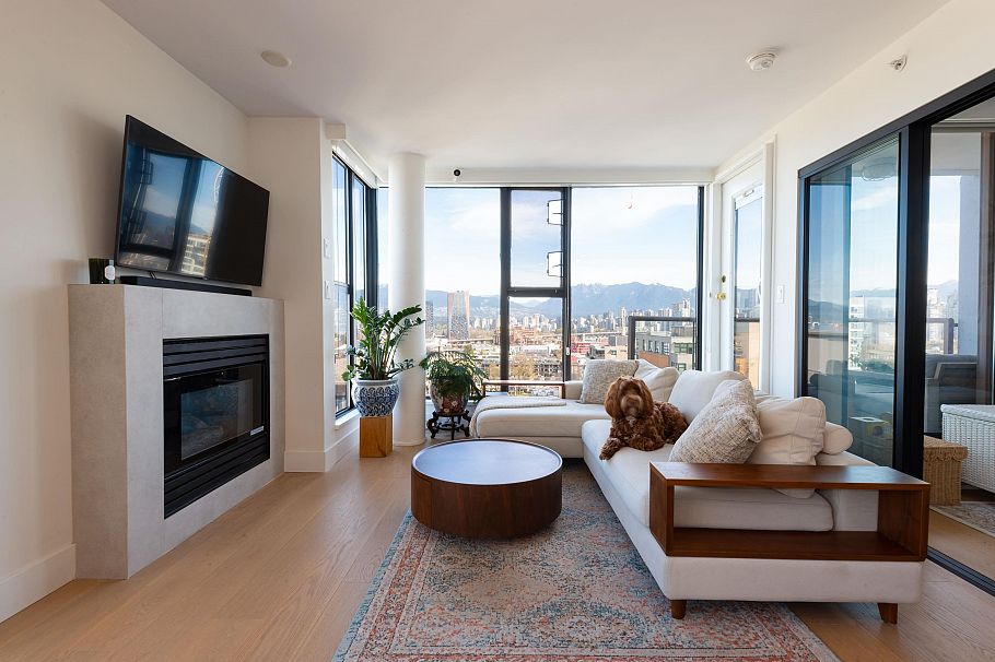 1101 1633 W 8th Avenue Vancouver, BC - 3