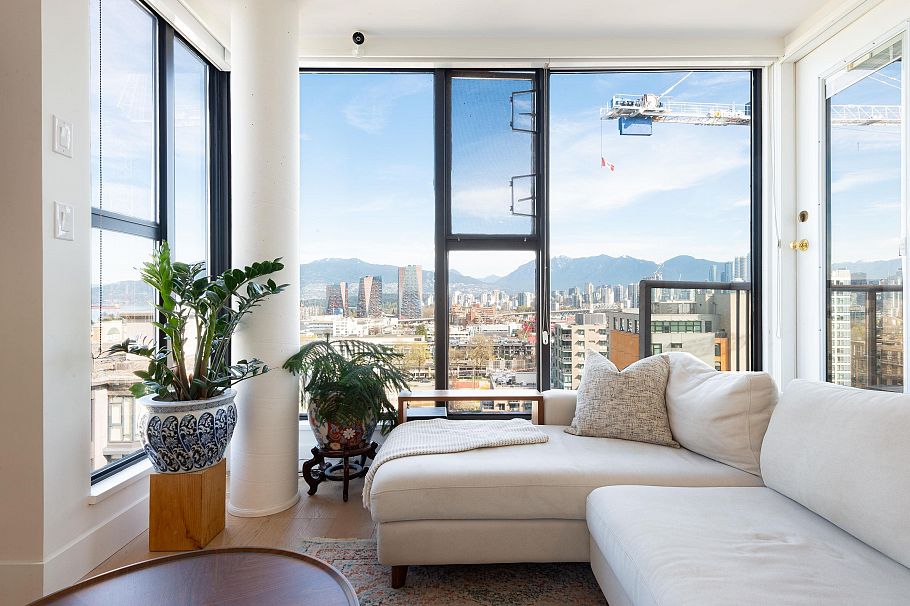 1101 1633 W 8th Avenue Vancouver, BC - 1