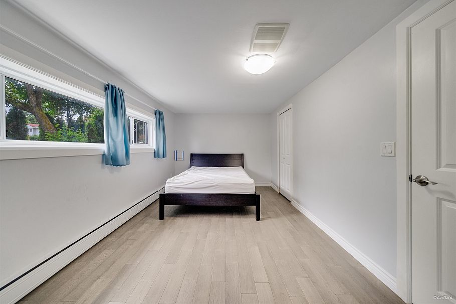 4366 Gilpin Crescent Burnaby, BC - 21