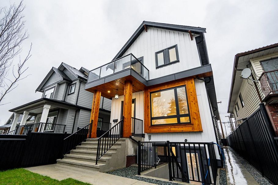 1 2753 Nanaimo Street Vancouver, BC - 2