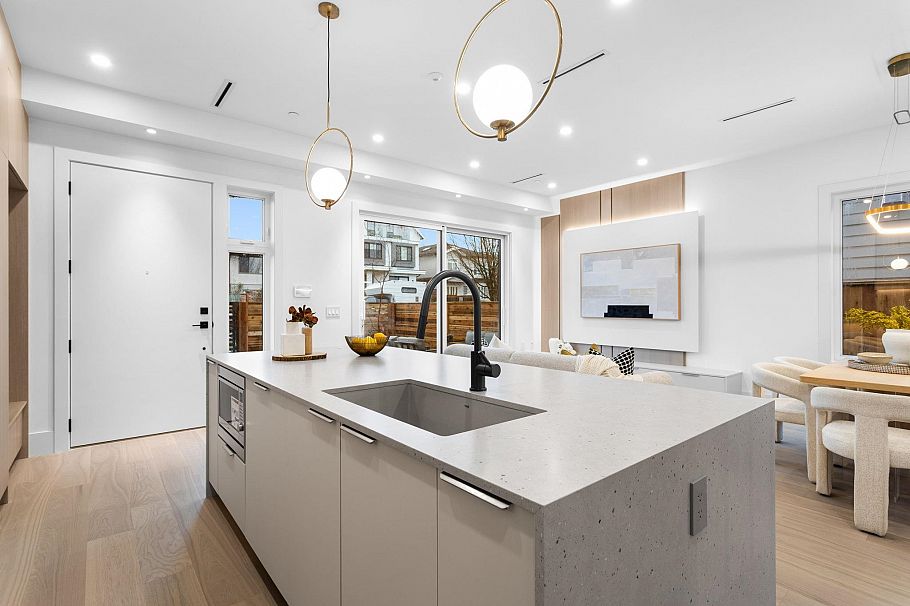 1 3275 Graveley Street Vancouver, BC - 12