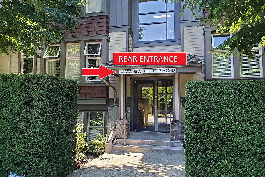 208 188 W 29 Street North Vancouver, BC - 35