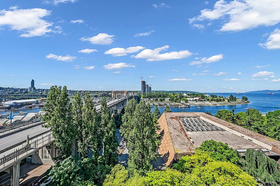1202 1005 Beach Avenue Vancouver, BC - 4