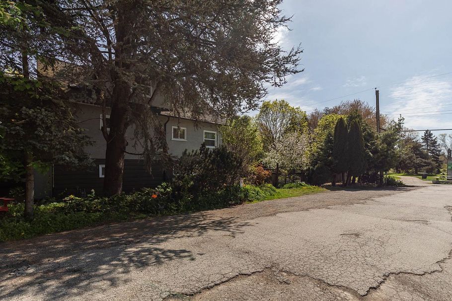 2002 E 13th Avenue Vancouver, BC - 27