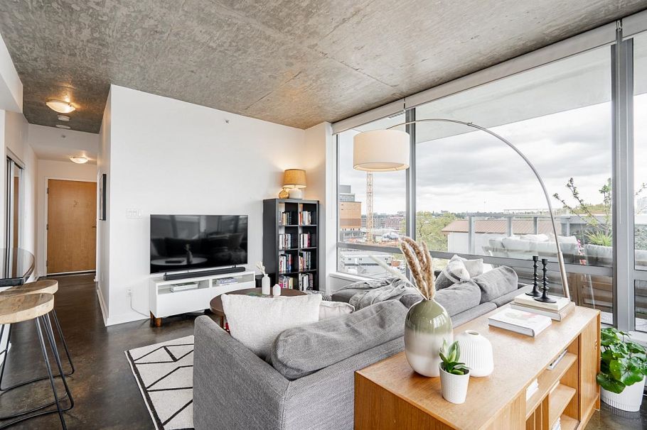 804 919 Station Street Vancouver, BC - 6