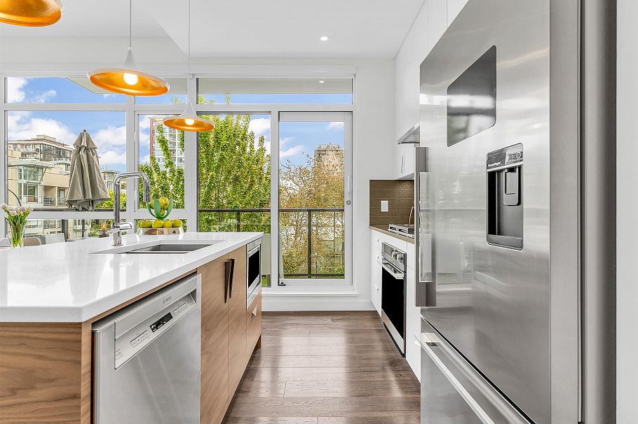 310 105 W 2nd Street North Vancouver, BC - 4