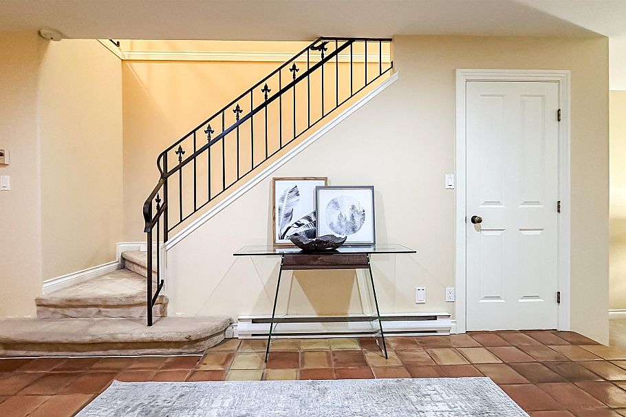 1737 W 16th Avenue Vancouver, BC - 5