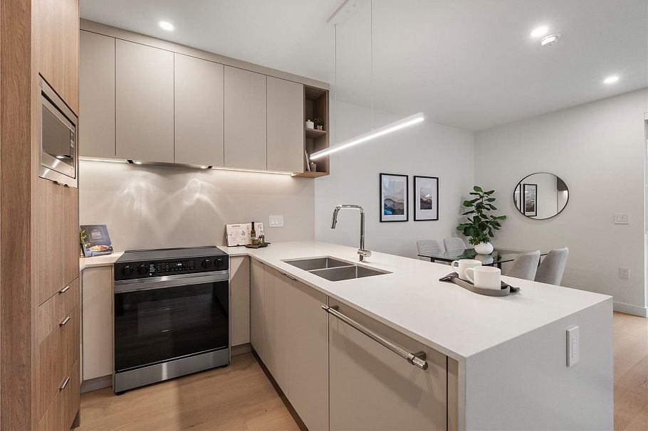 1 4963 Chester Street Vancouver, BC - 10