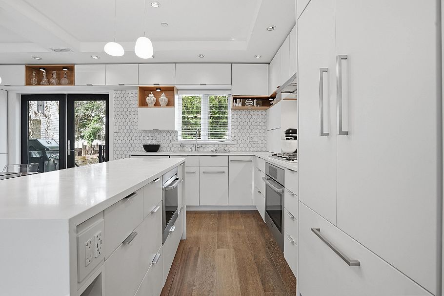 73 E 27th Avenue Vancouver, BC - 9