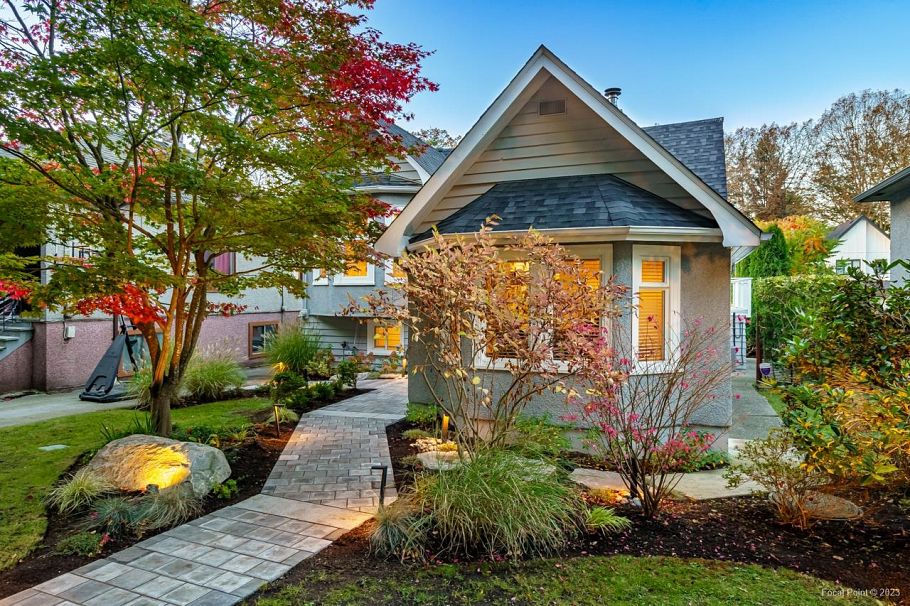 855 E 22nd Avenue Vancouver, BC - 1