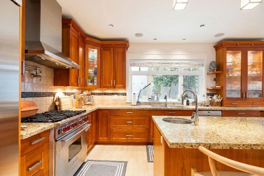 1232 Harris Avenue North Vancouver, BC - 6