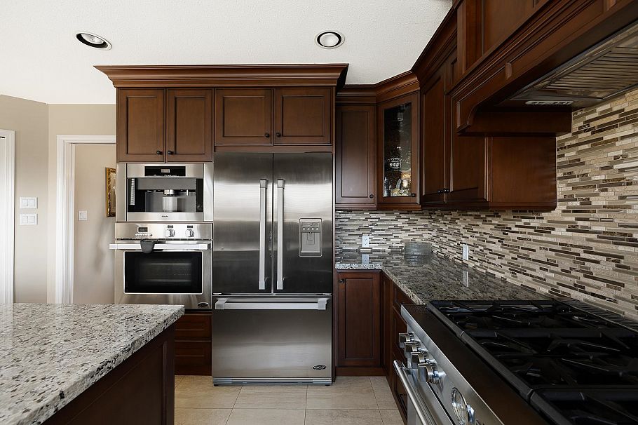 631 E 17th Street North Vancouver, BC - 10