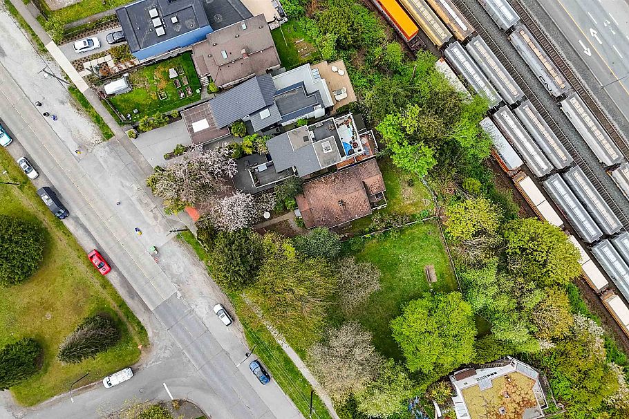 2497 Wall Street Vancouver, BC - 6