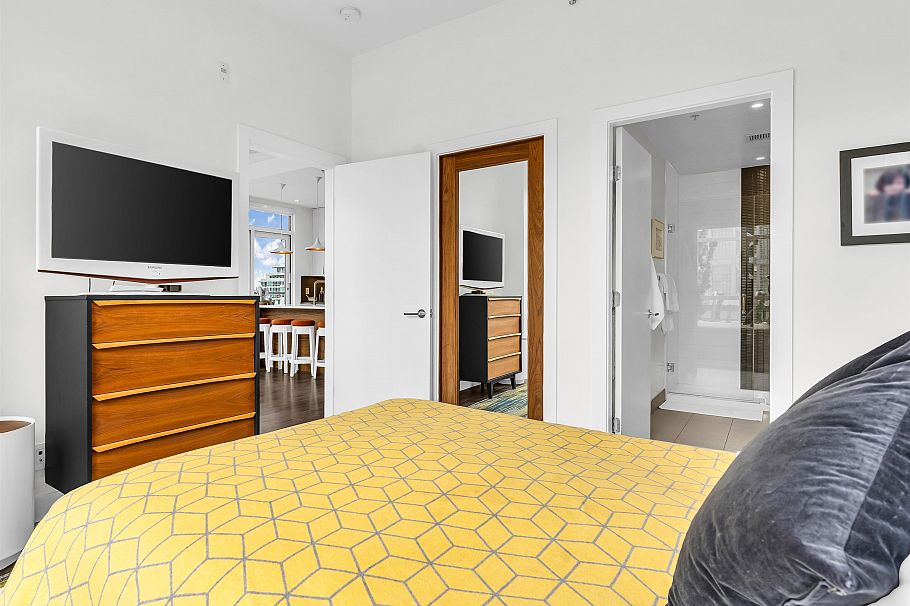 310 105 W 2nd Street North Vancouver, BC - 17