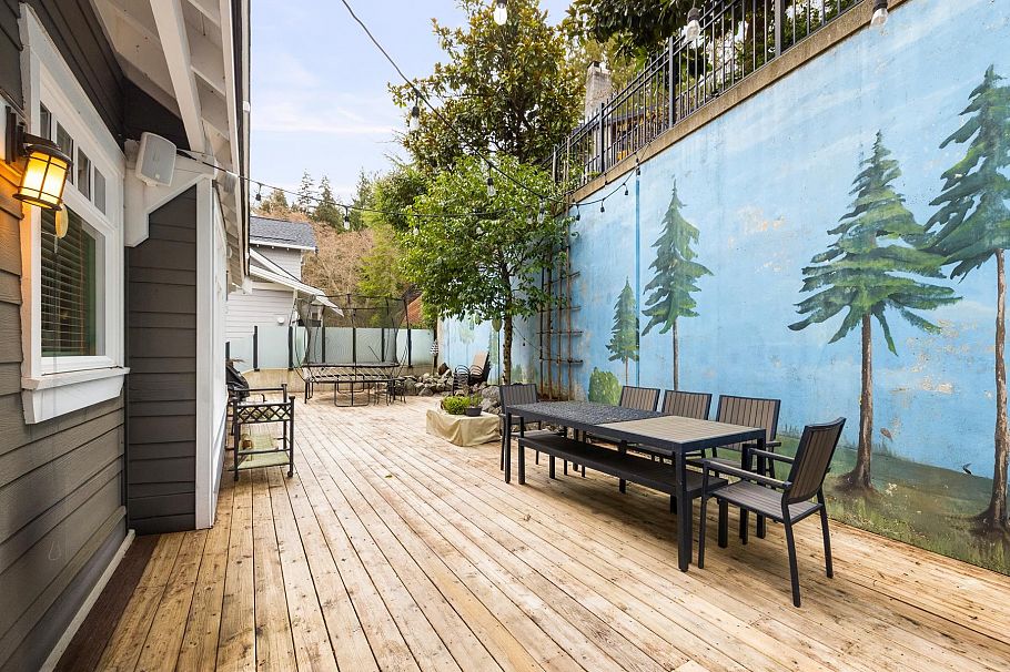 1232 Harris Avenue North Vancouver, BC - 33