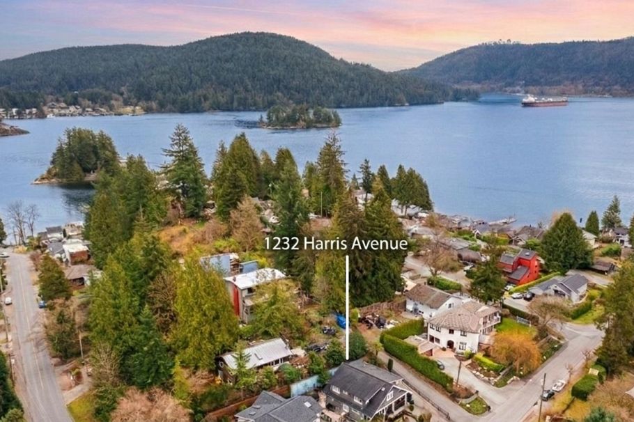 1232 Harris Avenue North Vancouver, BC - 2