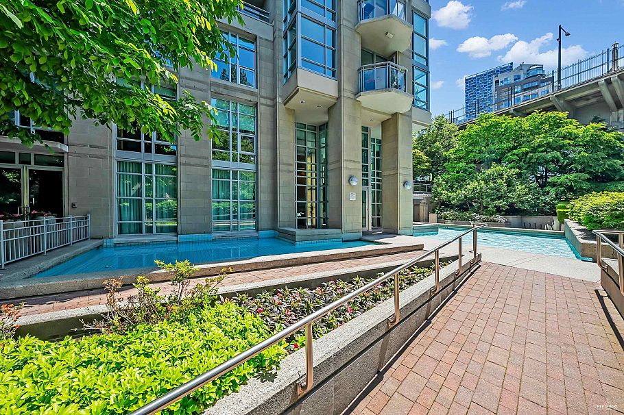 1202 1005 Beach Avenue Vancouver, BC - 40