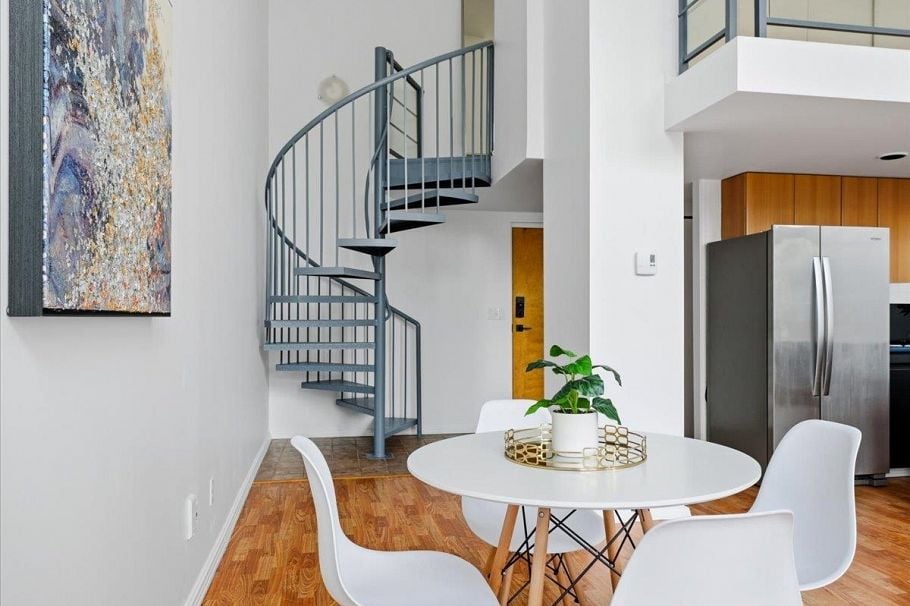 512 933 Seymour Street Vancouver, BC - 1