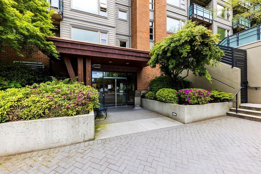 302 1677 Lloyd Avenue North Vancouver, BC - 29