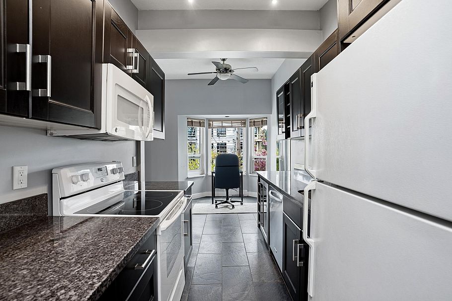 303 2615 Lonsdale Avenue North Vancouver, BC - 7