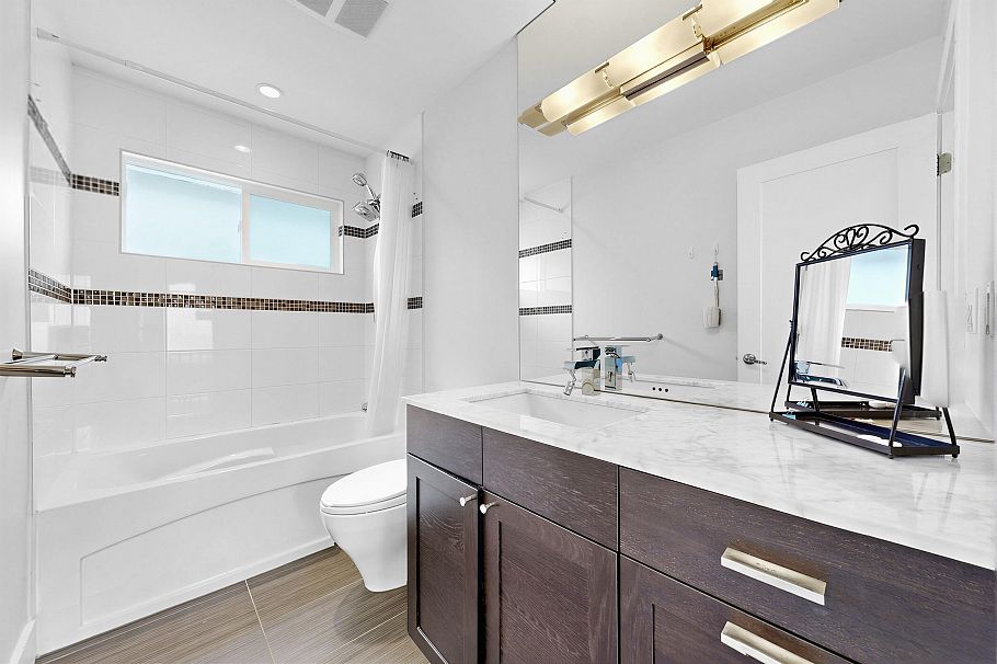 1 2922 W 41st Avenue Vancouver, BC - 29