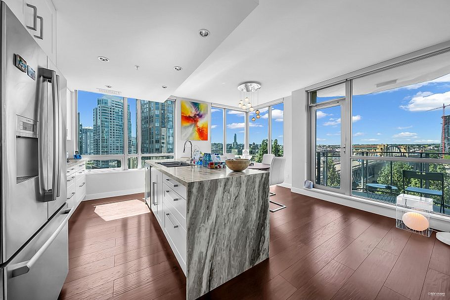 1202 1005 Beach Avenue Vancouver, BC - 11